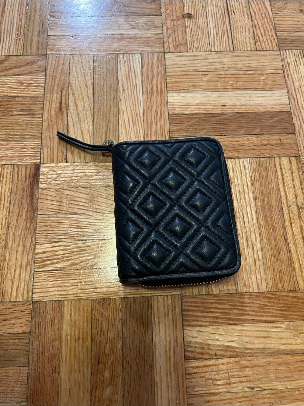 Tory Burch Quilted Zip-Around Compact Card Holder - Black